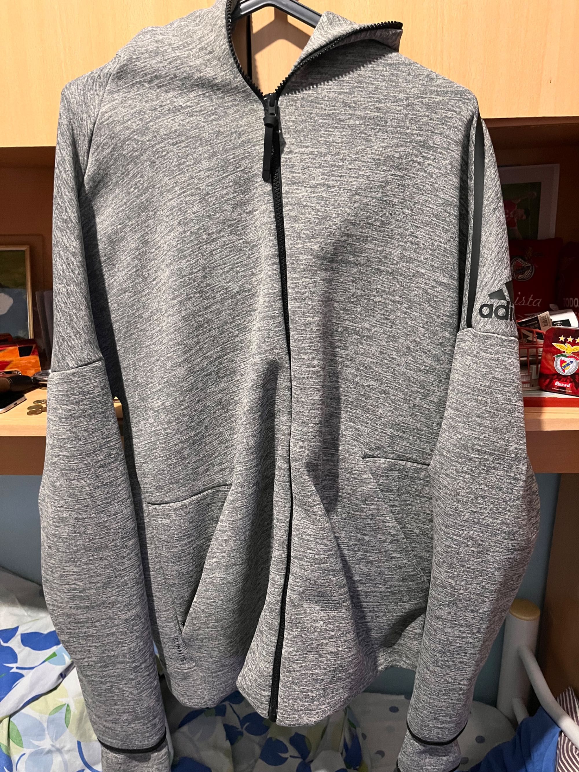 Casaco adidas novo