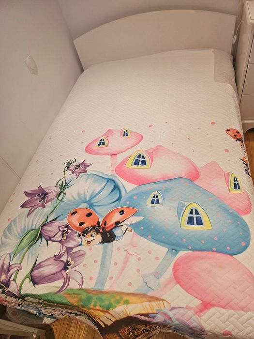 Cama Jacadi usada - corpo e meio (Colchão Incluído)