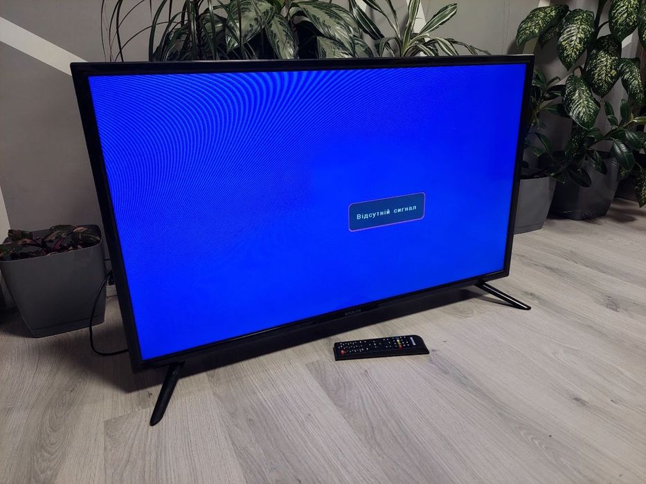 Телевізор Bravis 40" Led40D1070