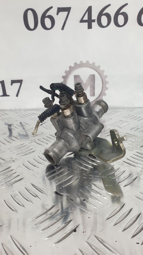 Блок Корпус подогрева тосола 1.9 2.0 Трафик Виваро Примастар. Свечи