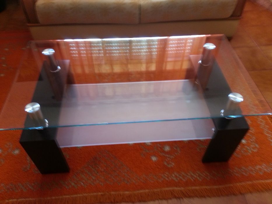 Mesa de Centro com tampo em vidro