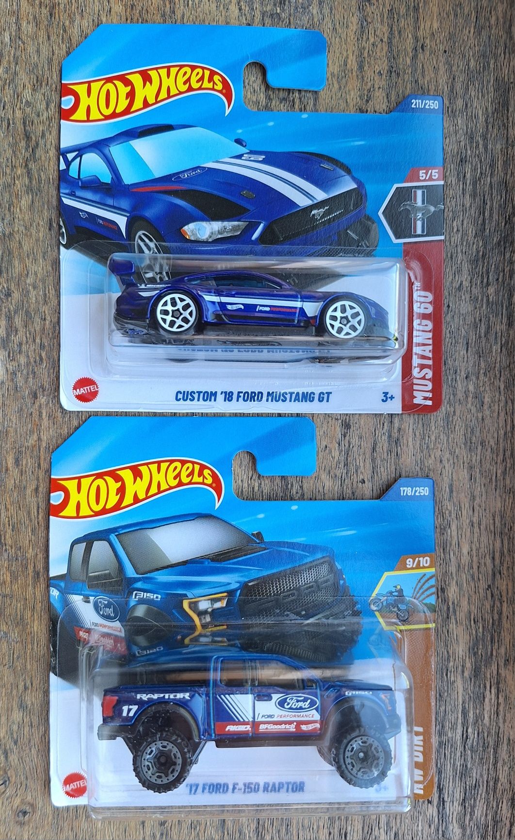 HotWheels motos,  4x4 , Pickups e Vans