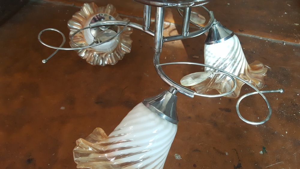 Люстра потолочная.