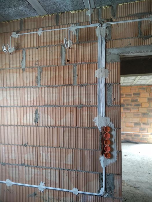 Elektryk : awarie instalacje montaż domofony monitoring folia grzewcza