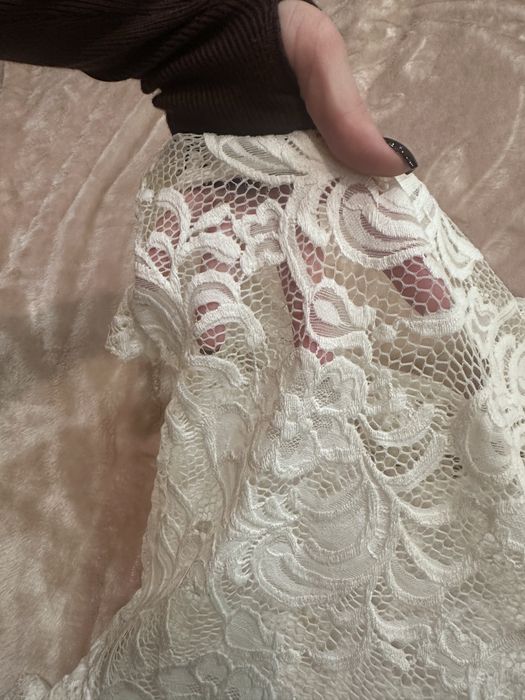Сукня біла мереживна сукня міні приталена