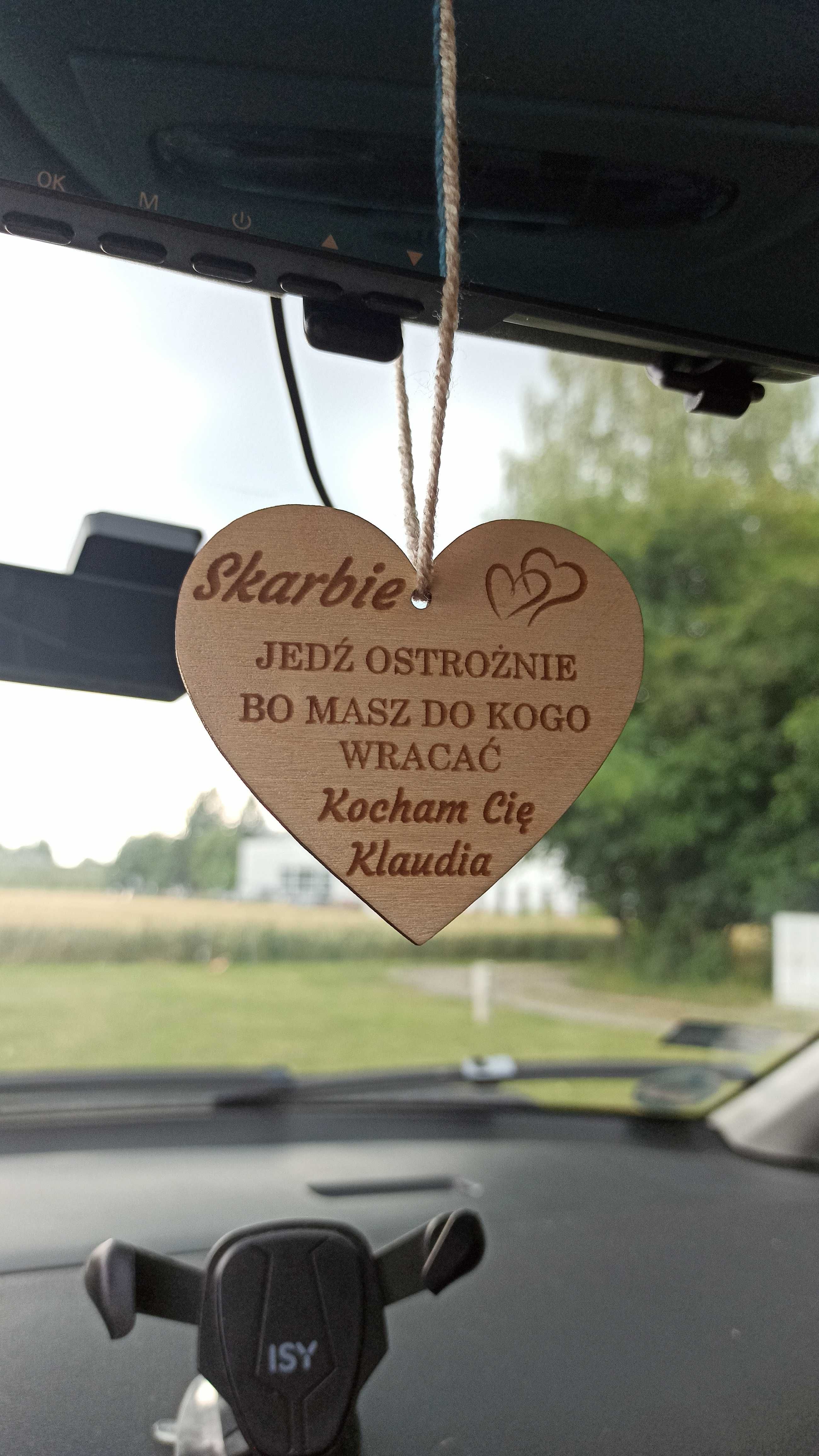 Drewniana Dwustronna Zawieszka do Auta - Prezent z grawerem