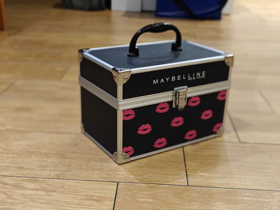 Kuferek na kosmetyki Meybelline New York