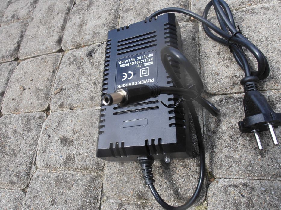 Ładowarka do hulajnogi Viron 36V