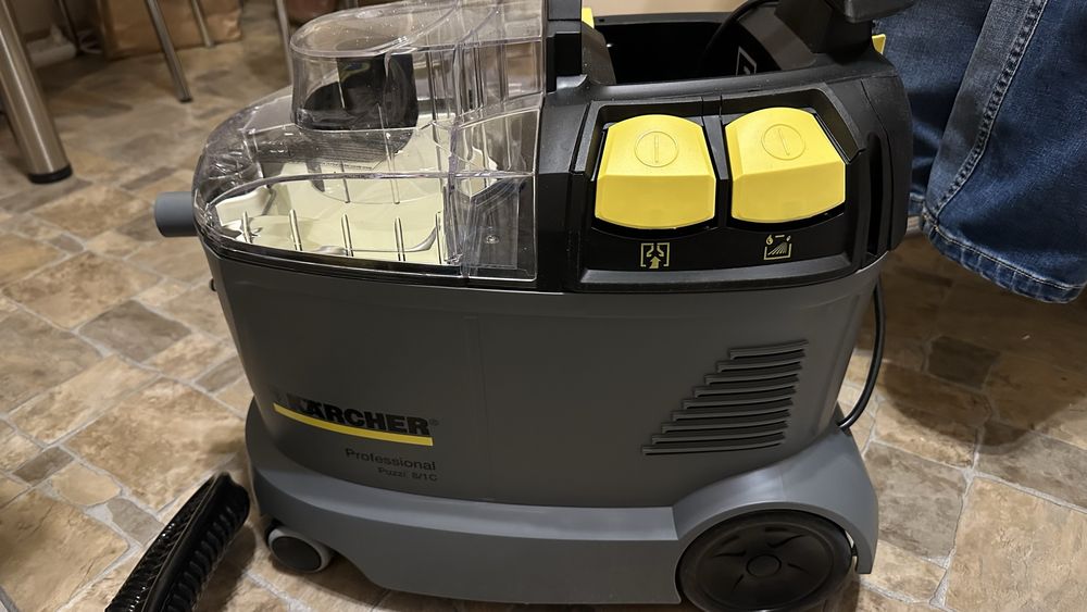 Odkurzacz pioracy Karcher Puzzi 8/11. 100-240.0 1200W