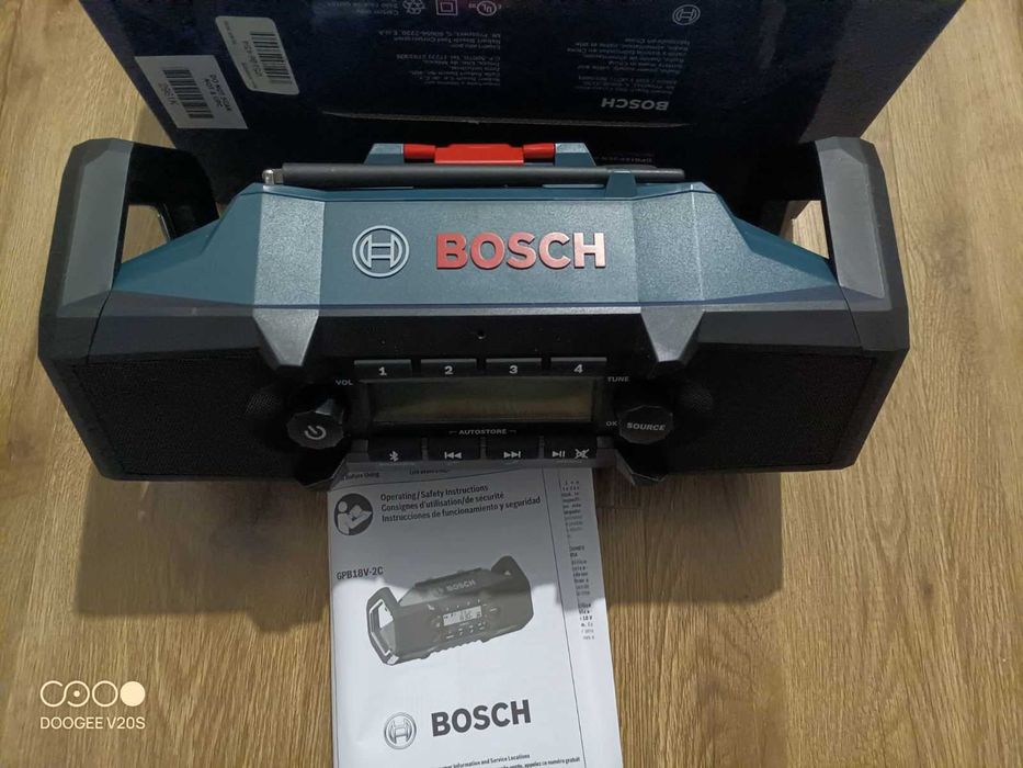 Bosch GPB18V-2CN 18V Jobsite Radio with Bluetoth
