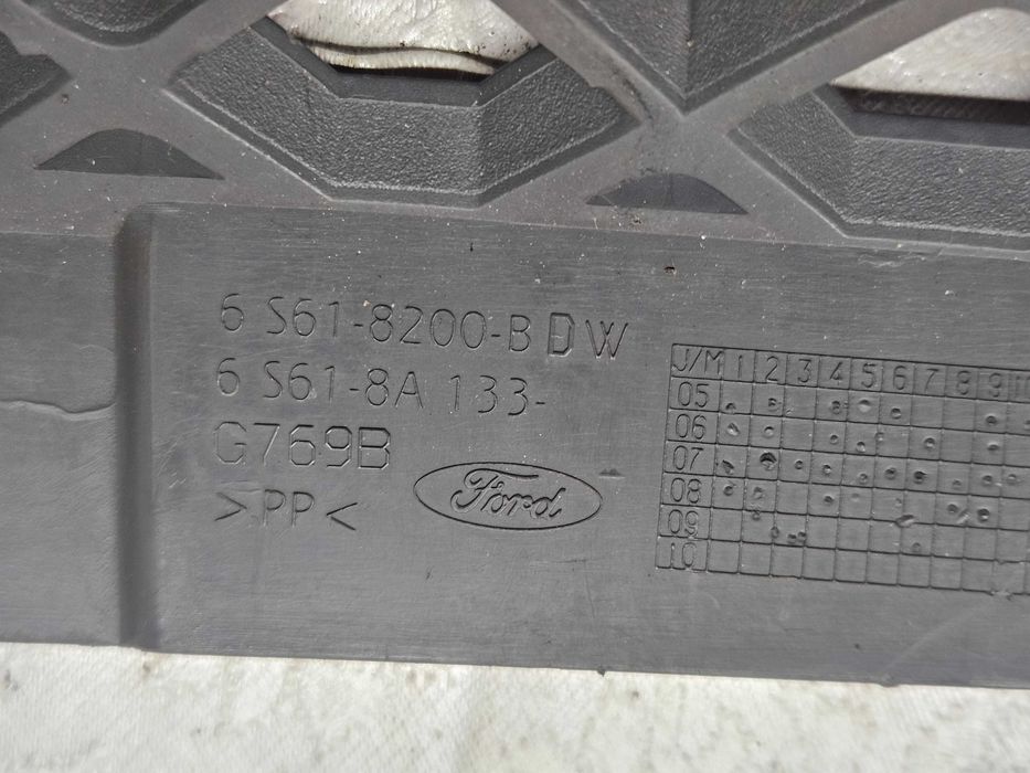 FORD FIESTA MK6 Grill Atrapa Znaczek Chrom 6S61-8200-BDW