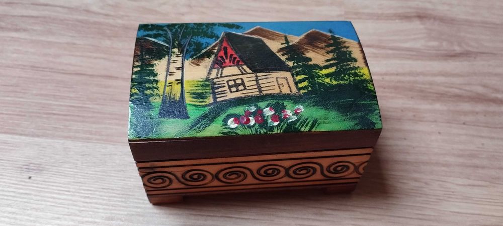 Snycerka góralska szkatułka skrzyneczka