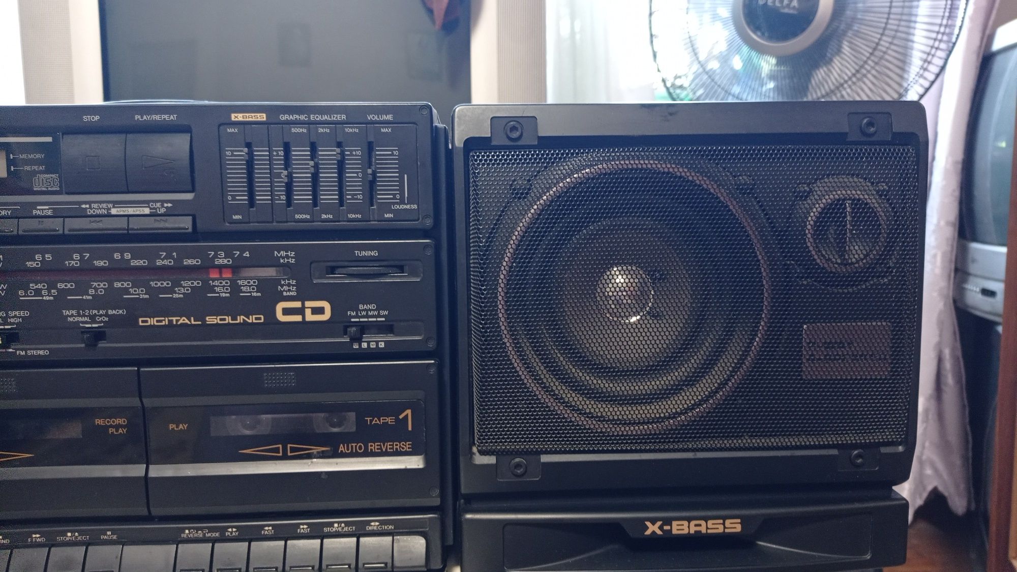 Продам магнітолу Sharp GX-CD60HT