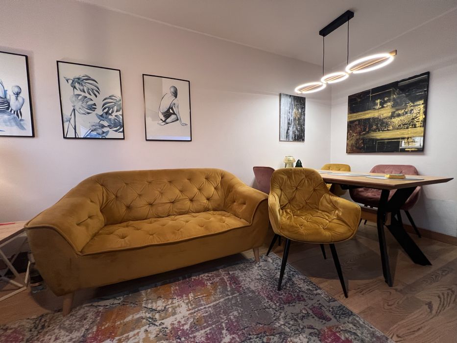 Sofa pikowana, welurowa musztardowa