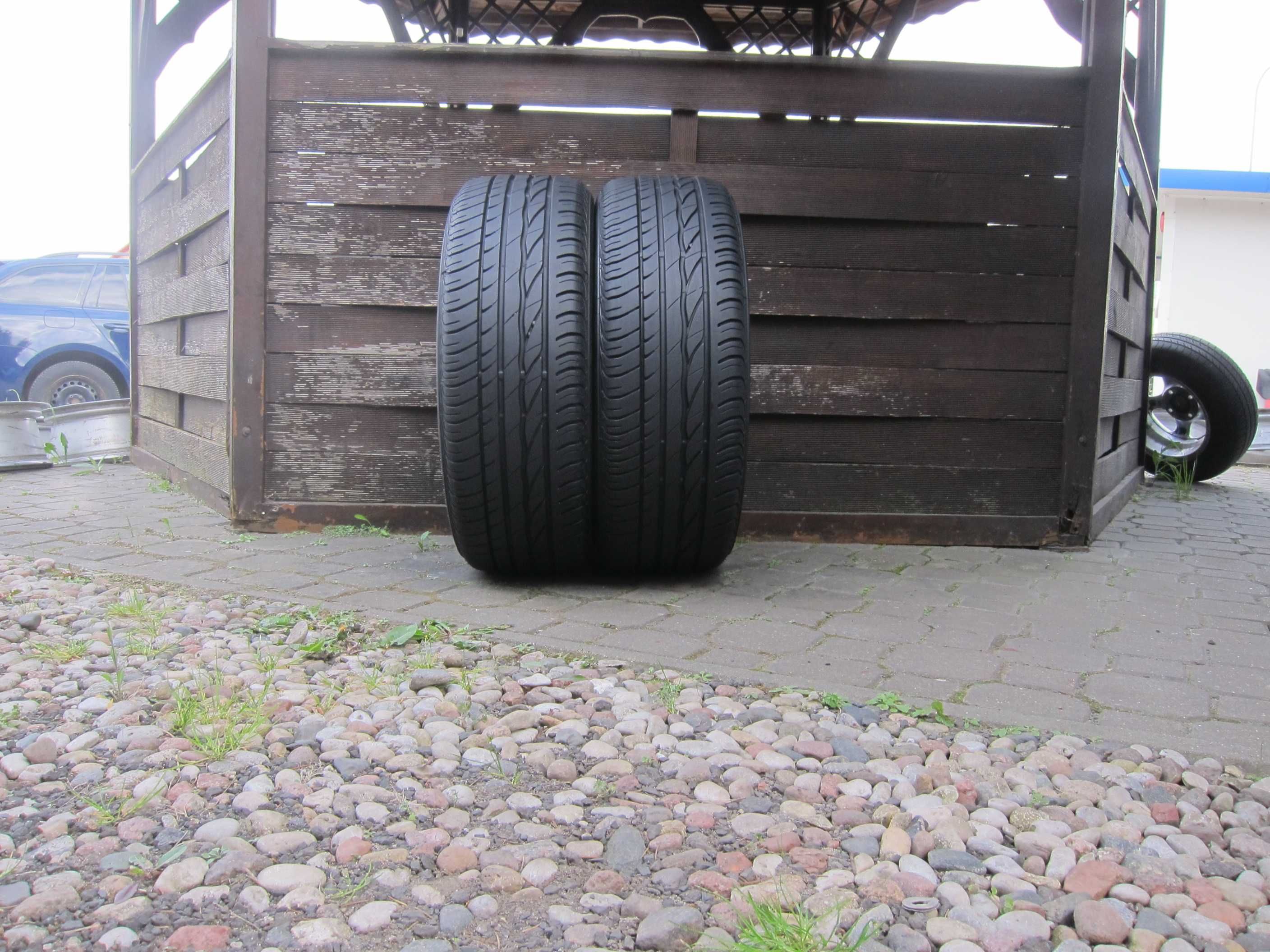 Dwie Opony Letnie 215/55/17 Bridgestone