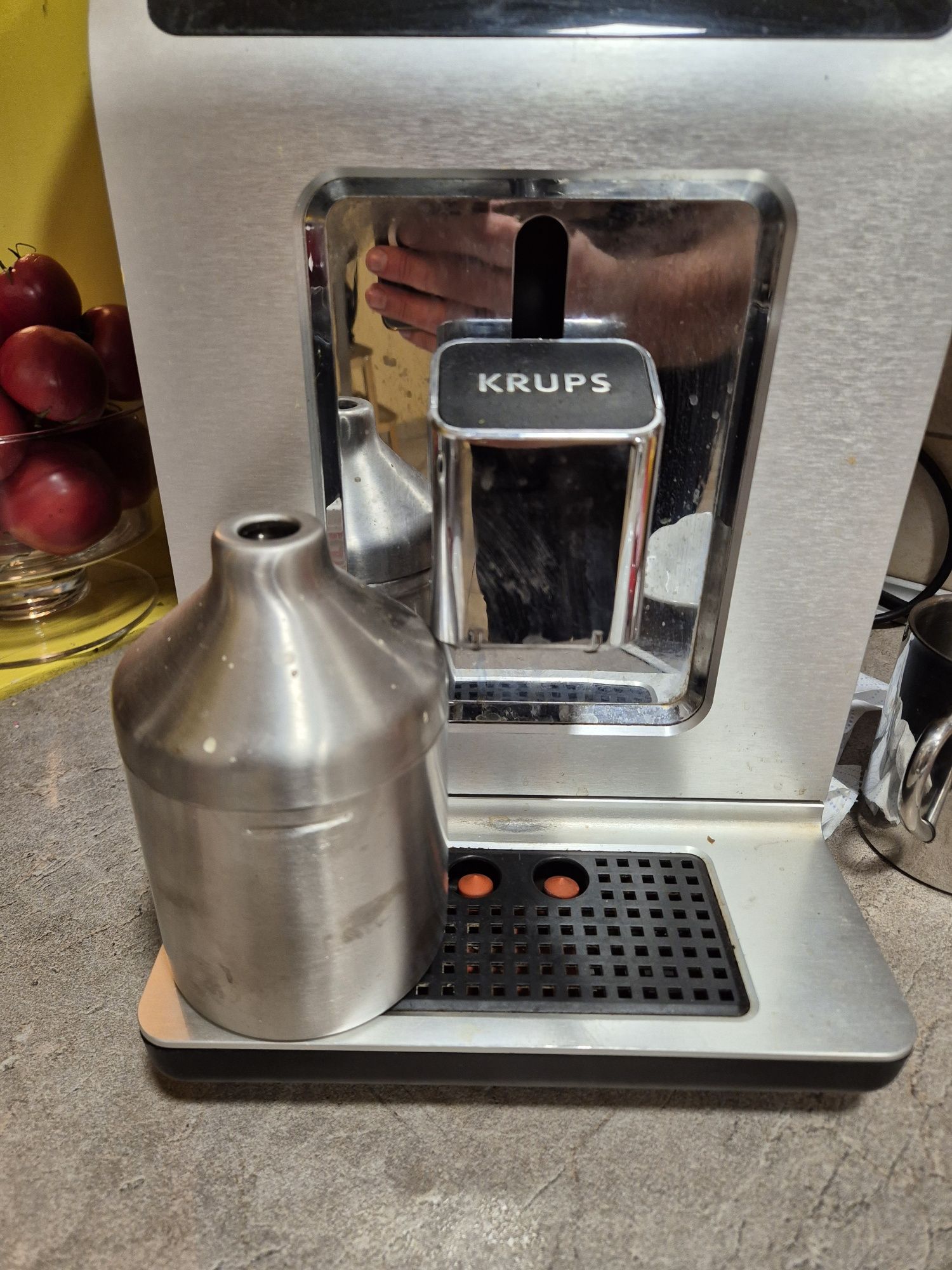 Ekspres KRUPS Evidence EA89 plus pojemnik na mleko