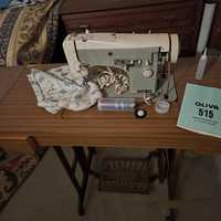 Vendo máquina de costura antiga