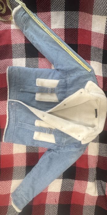 Тепла жіноча джинсова куртка