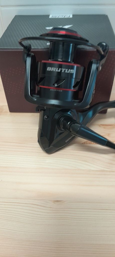 Vendo/troco Carreto kastking brutus 5000