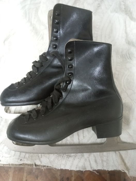 Łyżwy figurowe damskie