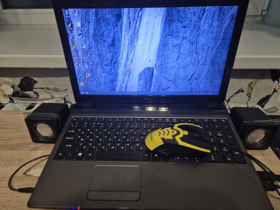 Модель: Acer Aspire E1-531