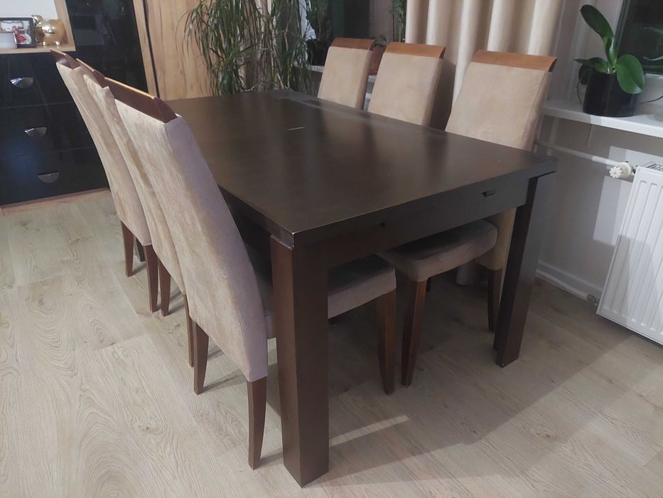 Krzesła  w kolorze wenge