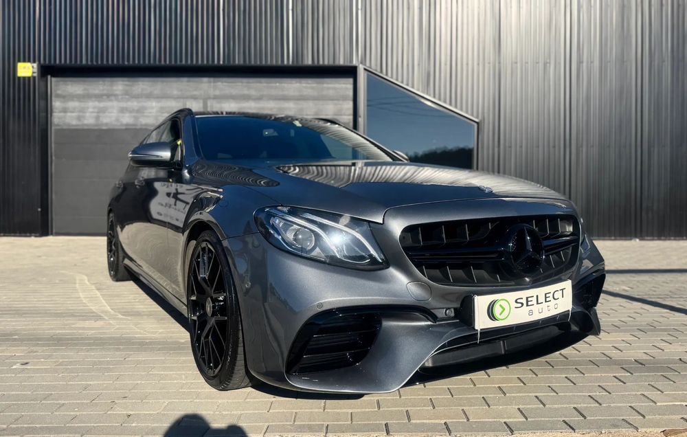 Mercedes-Benz E 220 d T 9G-TRONIC AMG Line