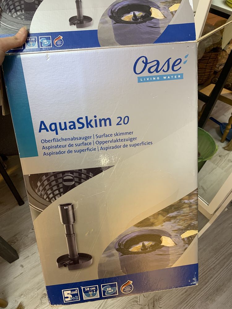 стационарный скиммер для пруда OASE AquaSkim 20.  Фонтанчик