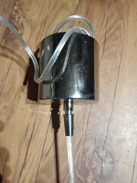 Szwedzka stylowa lampka podwieszana.