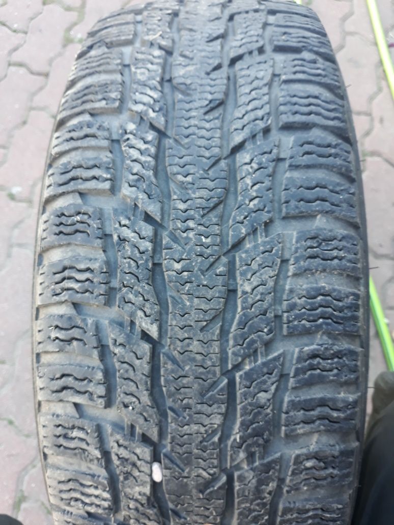 Opona zimowa 215/65r16C NOKIAN 2020r 6mm