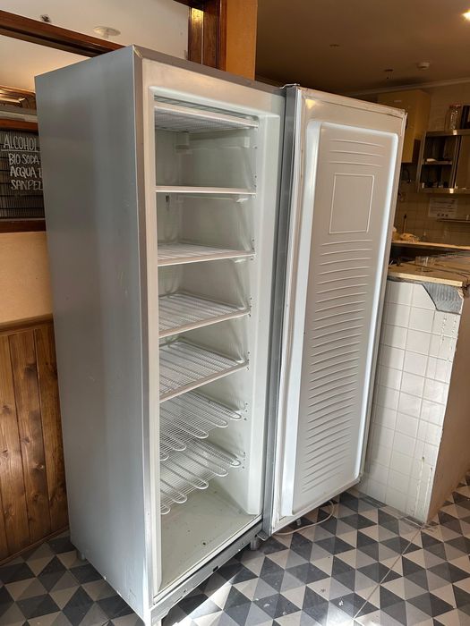 Congelador em ótimo estado – Alfama