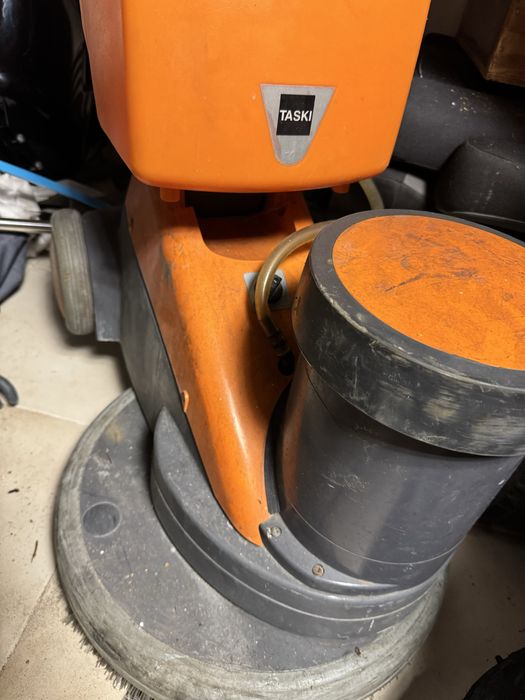 Maquina de lavar e polir Taski Ergodiski Duo