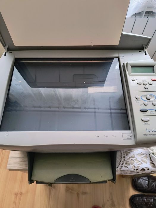 Stara drukarkę, drukuje w kolorze, kopiuje i skanuje HP laser Jet psc