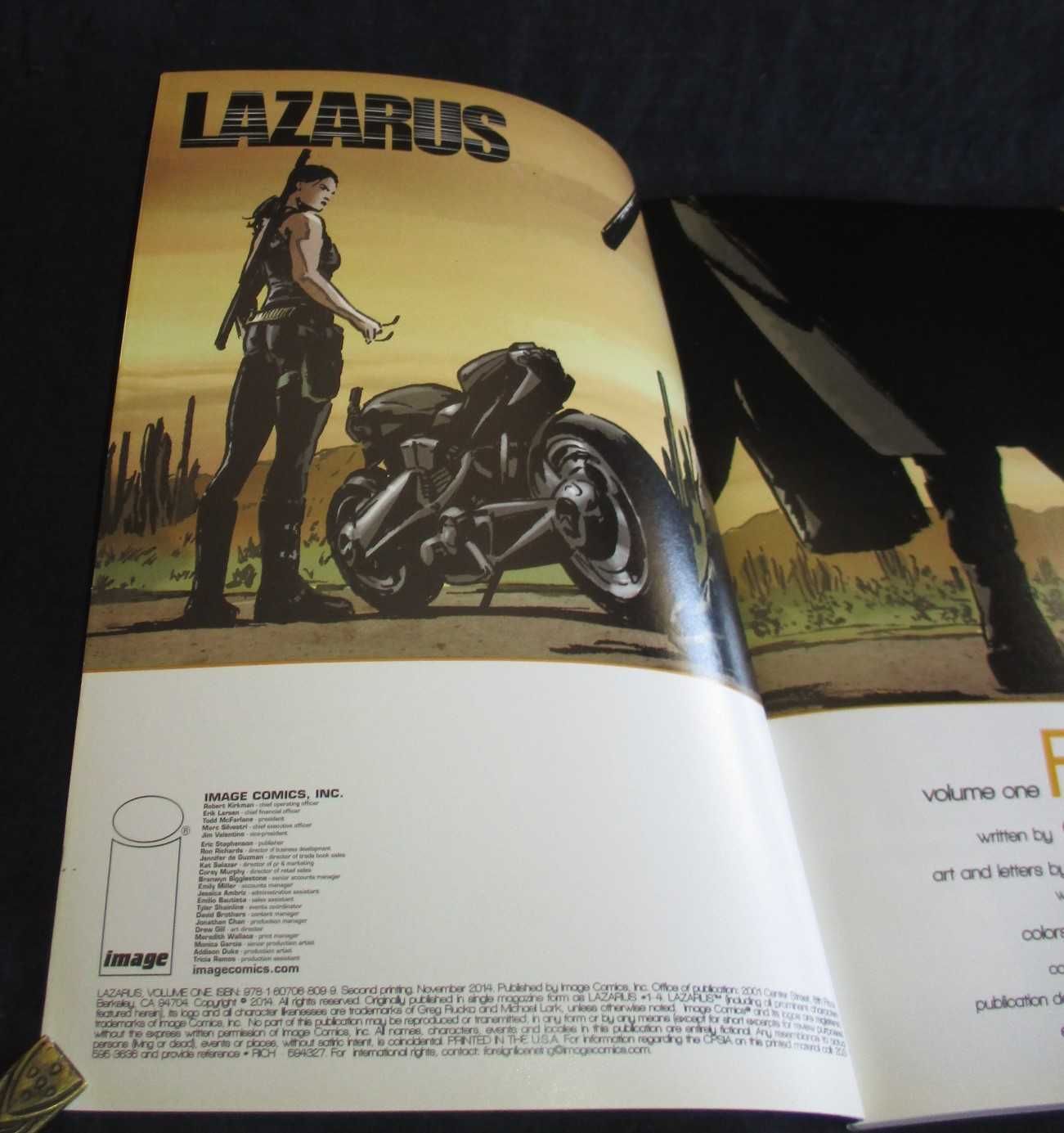 Livro BD Lazarus One Greg Rucka