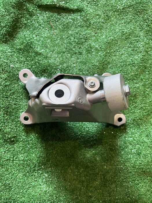 Лапа кронштейн бмв мотора g42 g20 g22 g23 g26 b58 г20 г26 г22