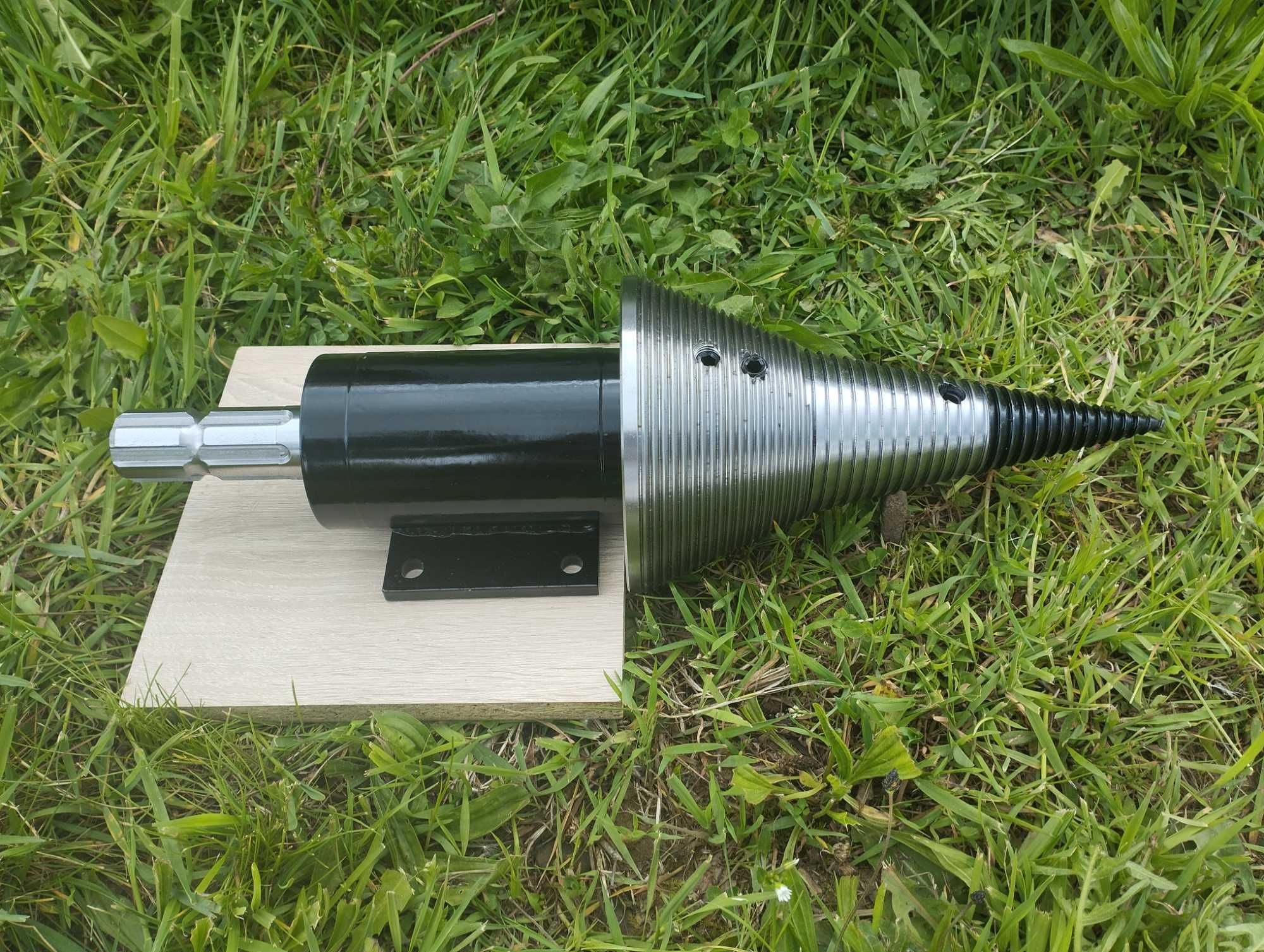 Łuparka świdrowa WOM do ciągnika 150mm / świder do drewna