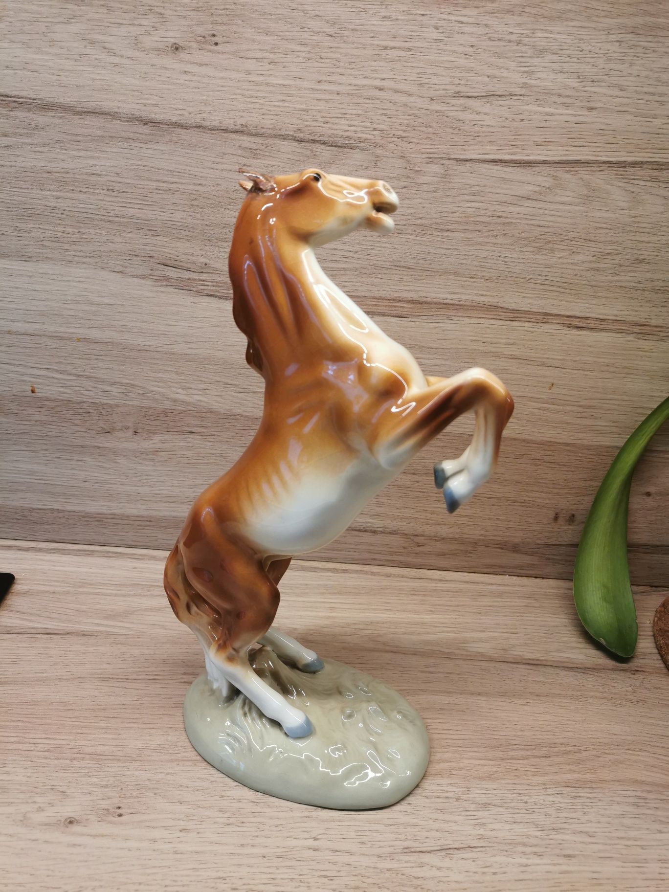 Piękna duża figurka koń ogier Royal Dux