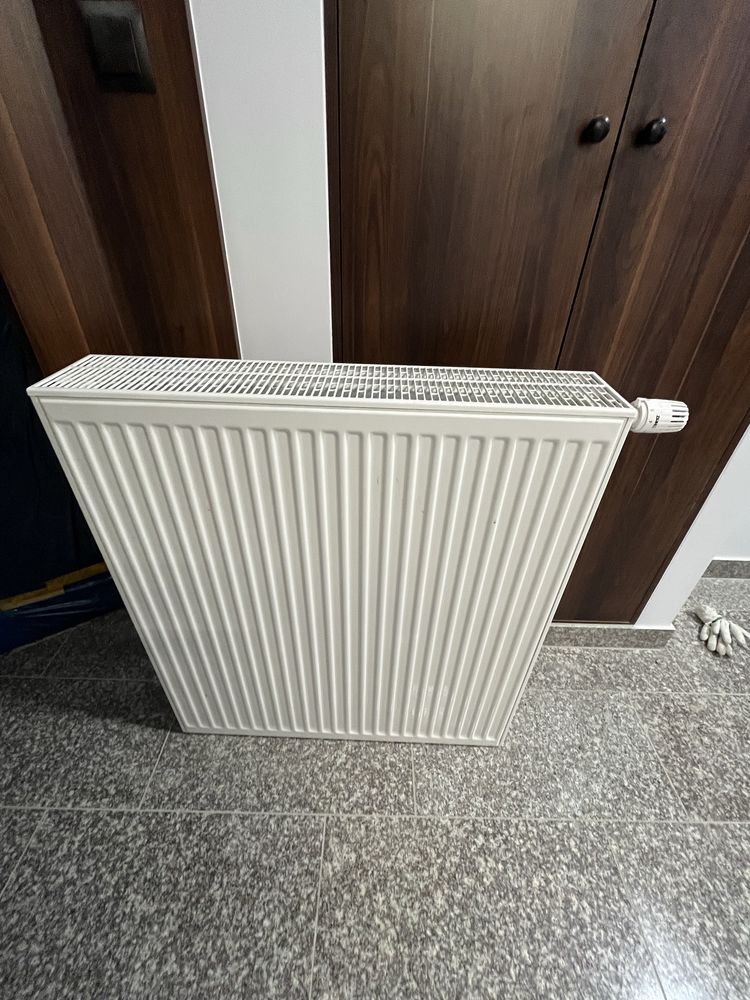 Grzejniki Kermi praktycznie nowe zdemontowane ze sciany ok 1400W