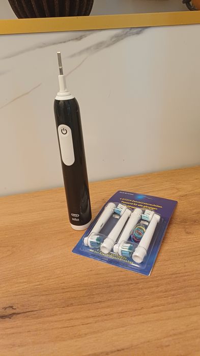 Szczoteczka Elektryczna do Zębów Oral-B Pro Series 1 Black Zestaw