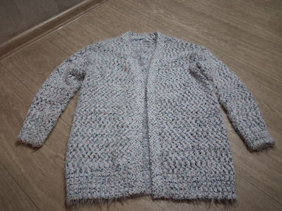 Кардиган на дівчинку розмір 140
