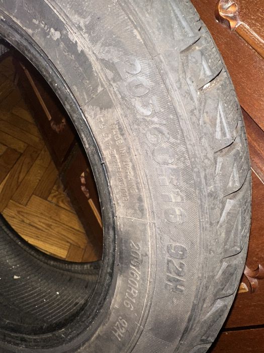 Резина зимова 205/60r16