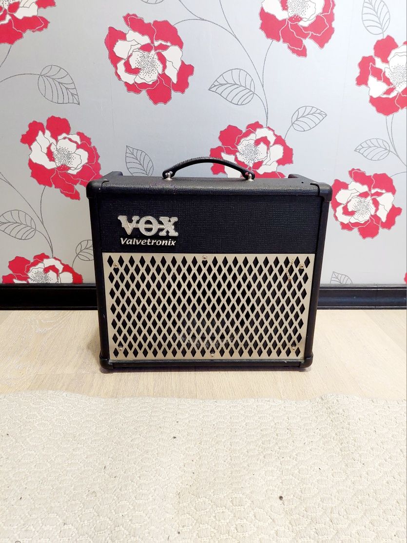 Комбопідсилювач Vox Valvetronix AD15VT під ремонт