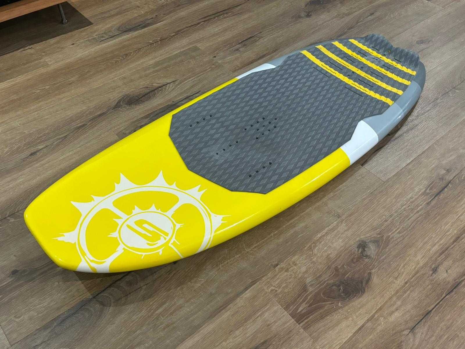 Prancha Kite foil slingshot alien air 4´8