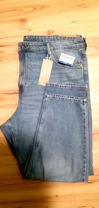 Продам джинси, кросівки, зимові ботинки.