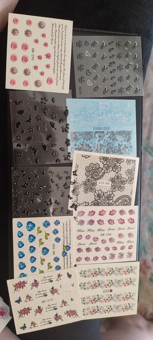 Naklejki na paznokcie