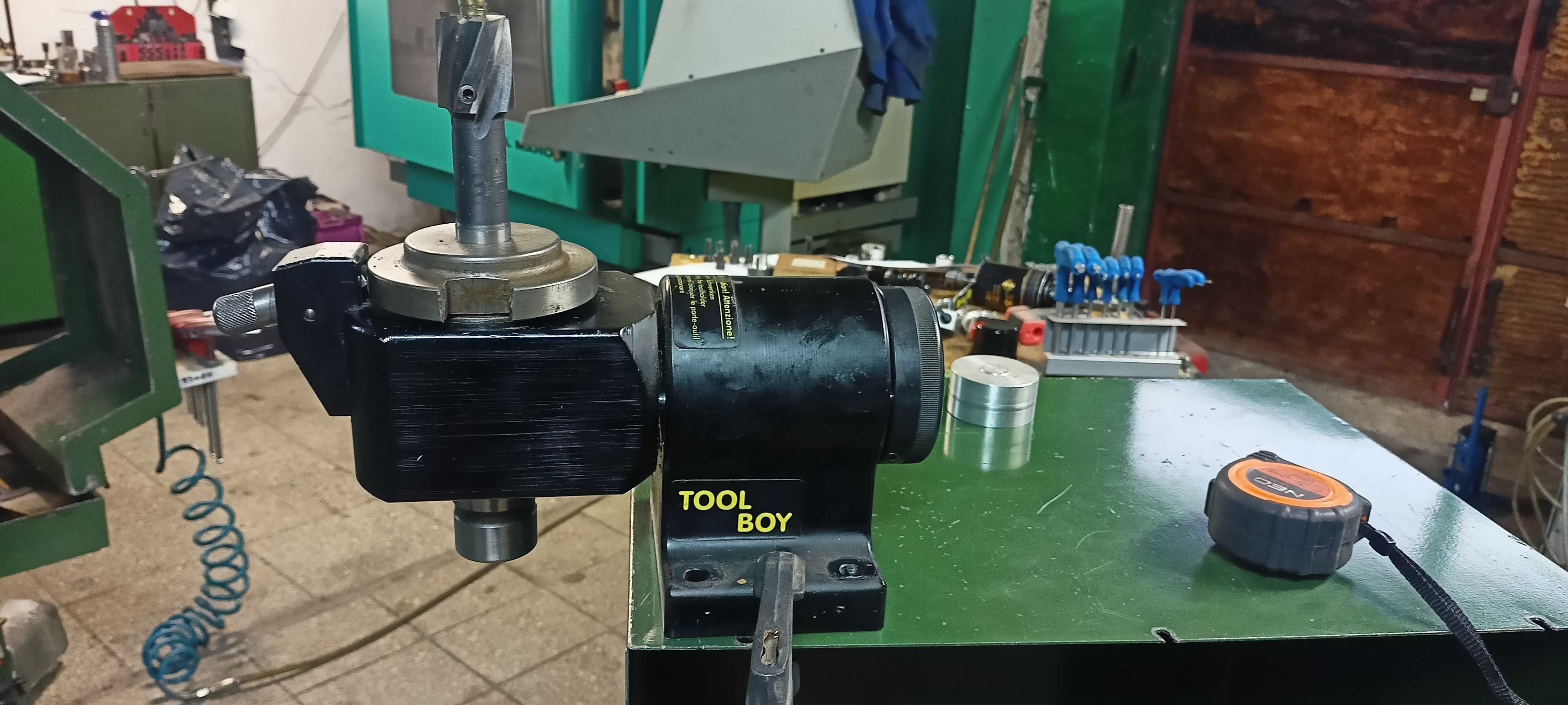 Tool Boy przyrząd do mocowania narzędzia w oprawkach ISO/SK 60