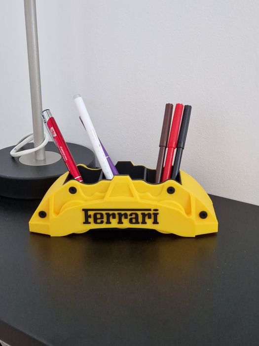 Organizer na biurko Ferrari na długopisy prezent dekoracja