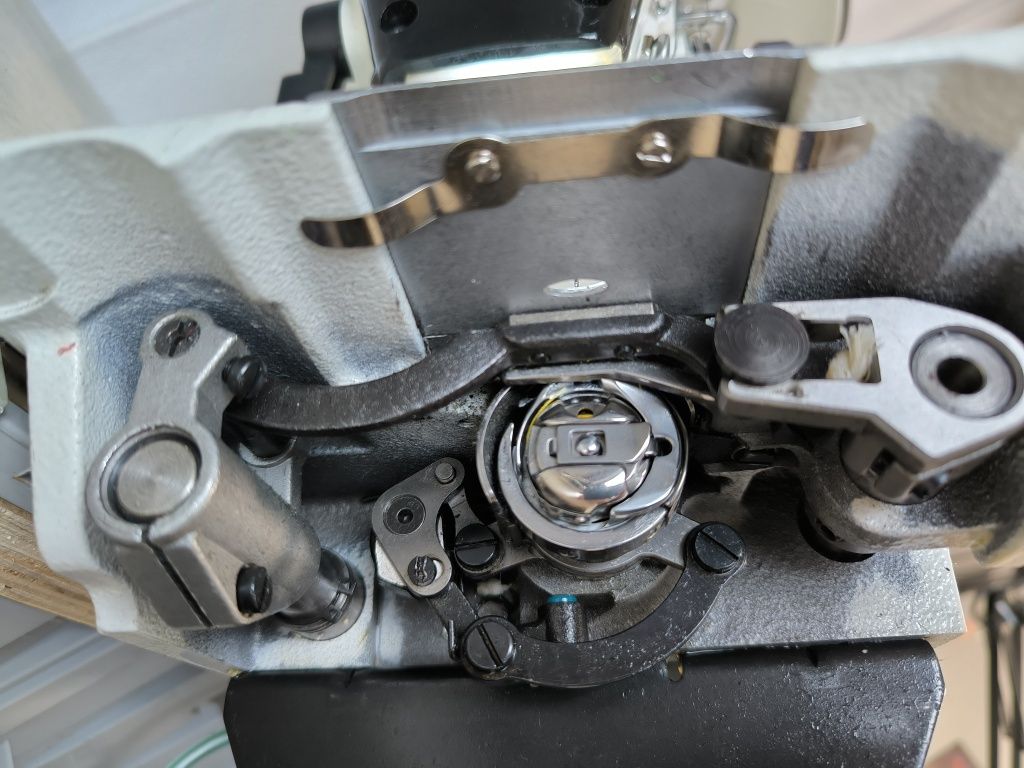 Automatyczna stebnówka Zoje ZJ9000E-D4S-TP-02 SET - do lekkich i śr