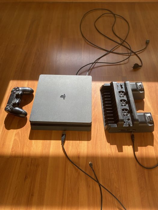 Ps4 500GB + 1 comando + 10 jogos pre instalados + cooler externo