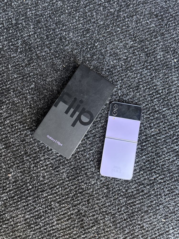 Galaxy Z Flip4 ainda com garantia